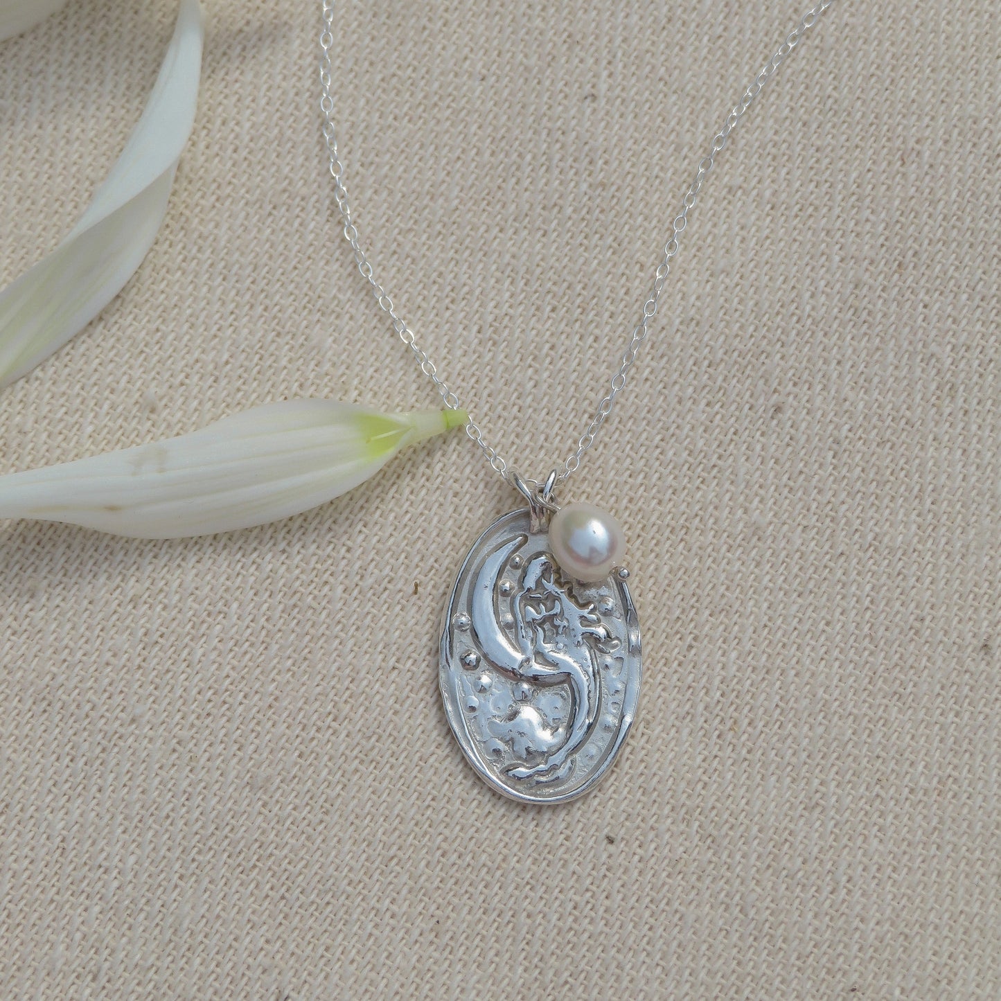 Mermaid Pearl Necklace in Silver