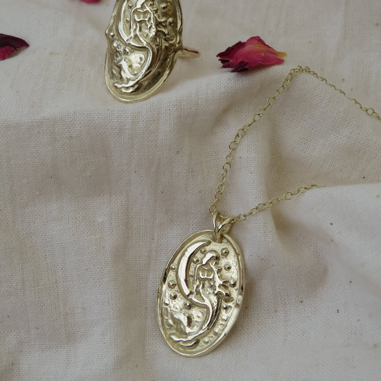 Load image into Gallery viewer, Mermaid Necklace in 9ct Gold
