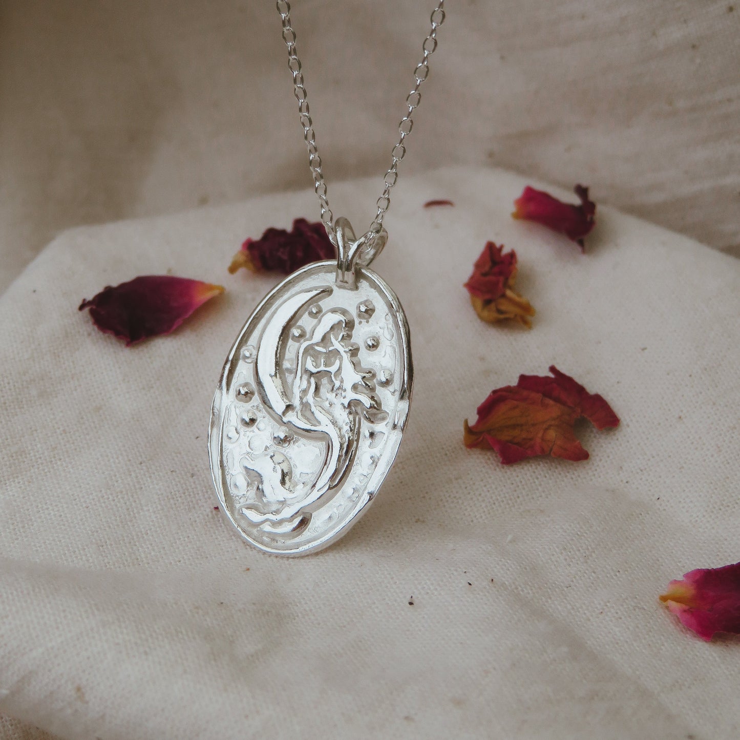 Load image into Gallery viewer, Mermaid Necklace in Silver
