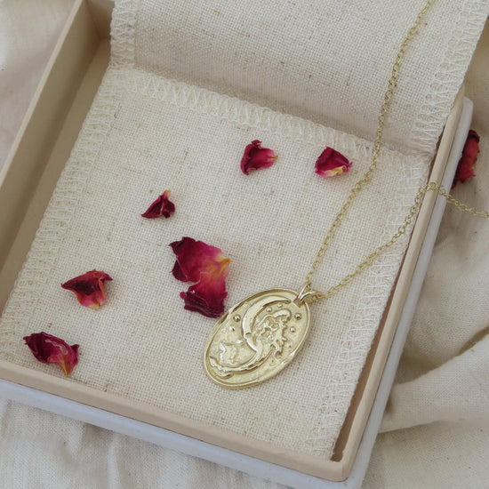 Load image into Gallery viewer, Mermaid Necklace in 9ct Gold
