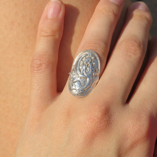Load image into Gallery viewer, Mermaid Ring in Silver &amp;amp; 9ct Gold
